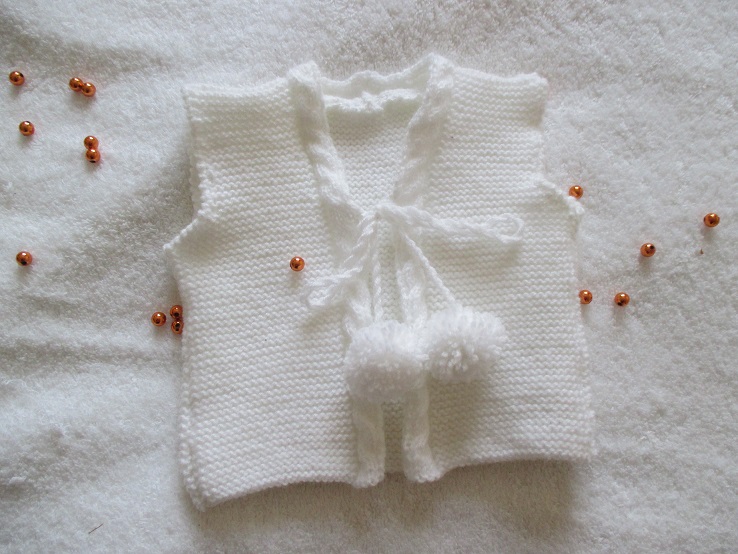 Gilet sans manches bébé naissance 3 mois laine layette tricot Baptême blanc original moderne neuf made en France 62250 MARQUISE