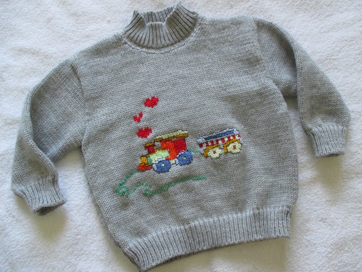 Pull Tricot 2 ans garçon Train Fait-main Machine laine acheter de la layette made en France Les tricotes de la côte d`opale les Hauts de France 62250 MARQUISE